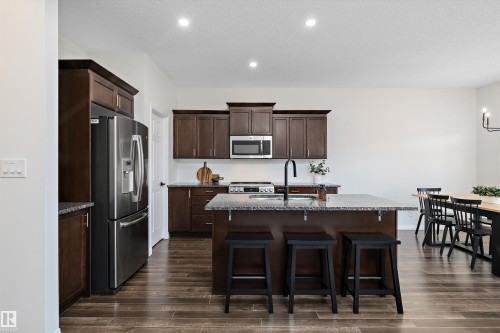 8914 97A Ave, Morinville, AB 