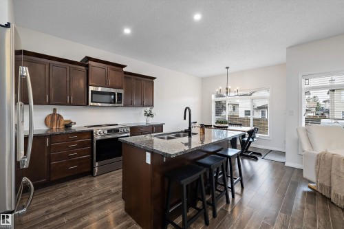 8914 97A Ave, Morinville, AB 
