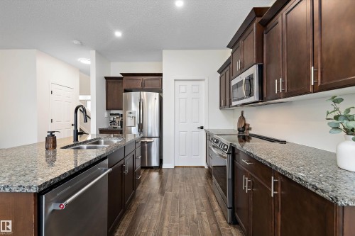 8914 97A Ave, Morinville, AB 