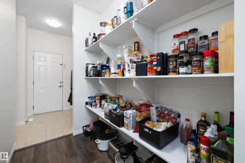 8914 97A Ave, Morinville, AB 