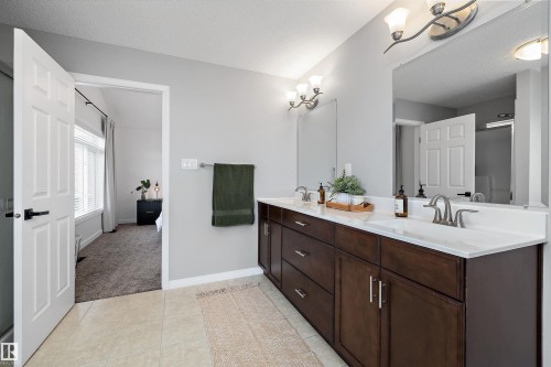 8914 97A Ave, Morinville, AB 