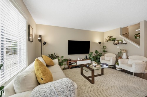 11 5317 3 Avenue, Edmonton, AB 