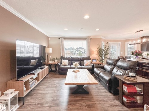13715 149 Avenue, Edmonton, AB - Indoor Photo Showing Living Room