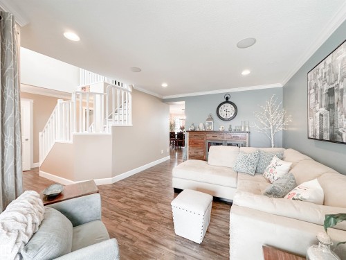 13715 149 Avenue, Edmonton, AB - Indoor Photo Showing Living Room