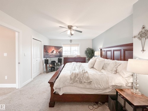 13715 149 Avenue, Edmonton, AB - Indoor Photo Showing Bedroom