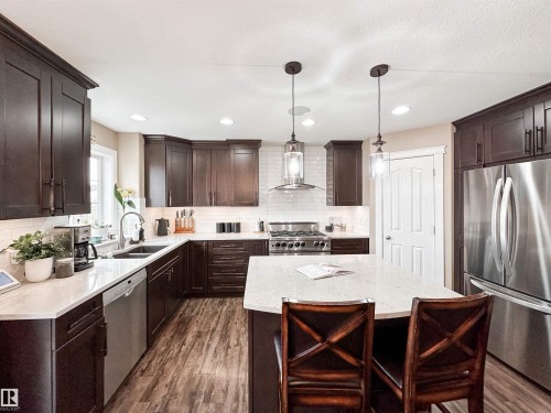 13715 149 Avenue, Edmonton, AB - Indoor Photo Showing Kitchen With Double Sink With Upgraded Kitchen