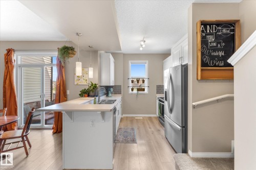 20035 20 Avenue, Edmonton, AB 