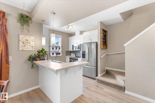 20035 20 Avenue, Edmonton, AB 