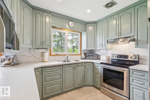 9044 56 Street, Edmonton, AB 