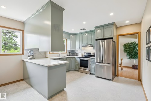 9044 56 Street, Edmonton, AB 