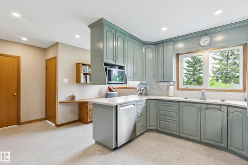9044 56 Street, Edmonton, AB 