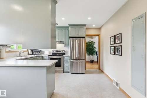 9044 56 Street, Edmonton, AB 