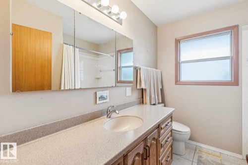 9044 56 Street, Edmonton, AB 