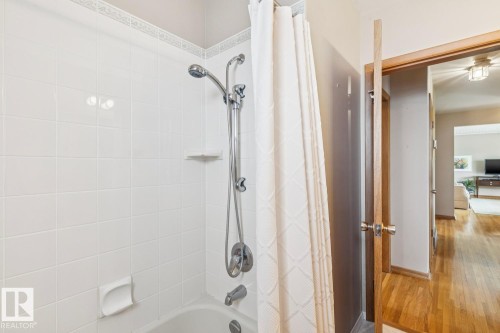 9044 56 Street, Edmonton, AB 