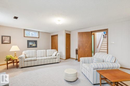 9044 56 Street, Edmonton, AB 