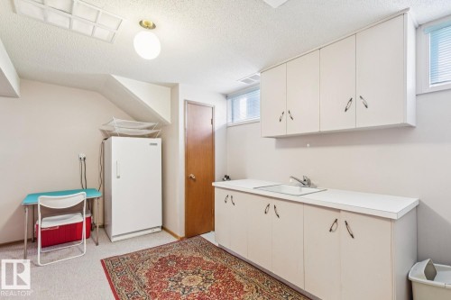 9044 56 Street, Edmonton, AB 