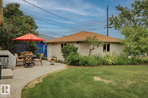 9044 56 Street, Edmonton, AB 