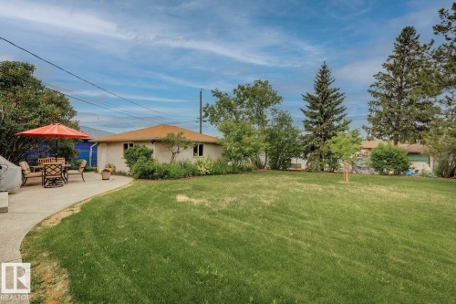 9044 56 Street, Edmonton, AB 
