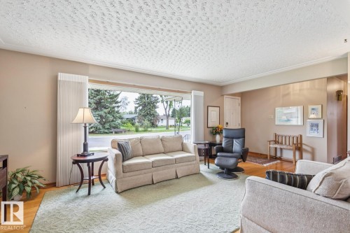 9044 56 Street, Edmonton, AB 