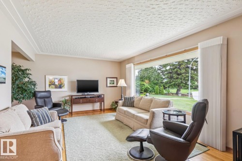 9044 56 Street, Edmonton, AB 