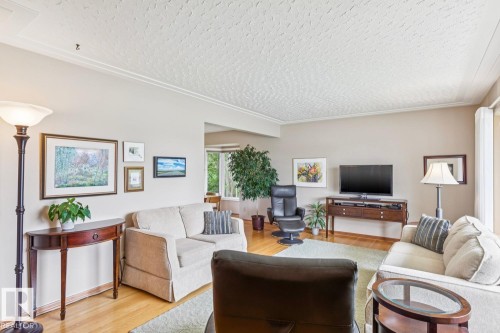 9044 56 Street, Edmonton, AB 