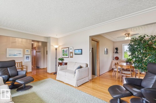 9044 56 Street, Edmonton, AB 