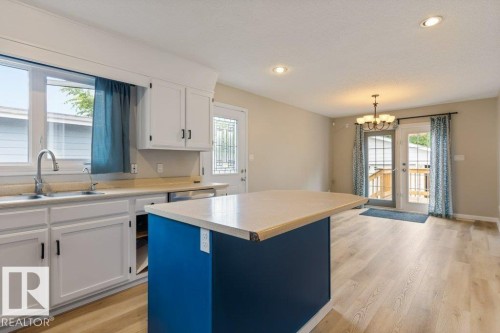 2016 82 Street, Edmonton, AB 