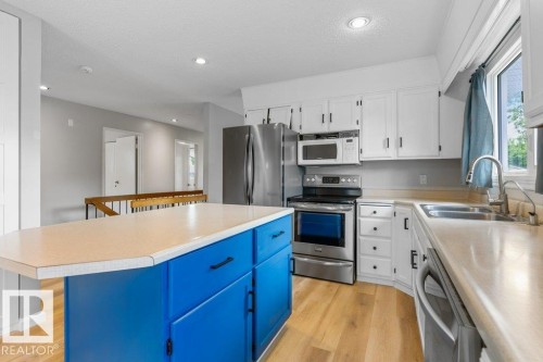 2016 82 Street, Edmonton, AB 