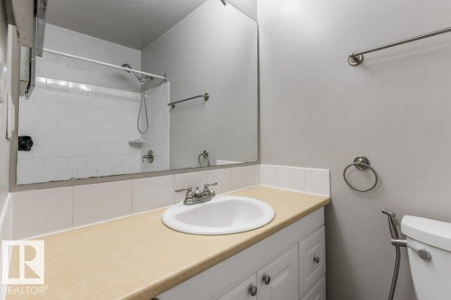 2016 82 Street, Edmonton, AB 