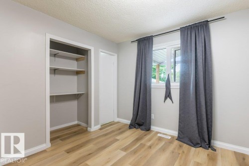 2016 82 Street, Edmonton, AB 