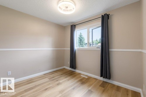 2016 82 Street, Edmonton, AB 