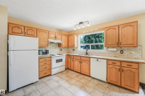 2921 130 Avenue, Edmonton, AB 