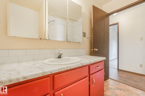 2921 130 Avenue, Edmonton, AB 