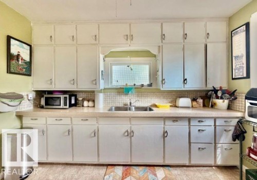5505 45 Avenue, Wetaskiwin, AB 