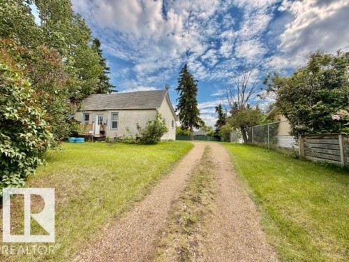 5505 45 Avenue, Wetaskiwin, AB 