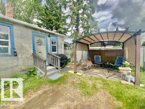 5505 45 Avenue, Wetaskiwin, AB 