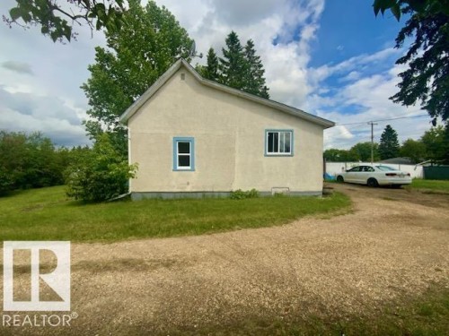 5505 45 Avenue, Wetaskiwin, AB 