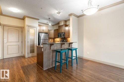 241 10121 80 Avenue, Edmonton, AB - Indoor Photo Showing Kitchen With Upgraded Kitchen