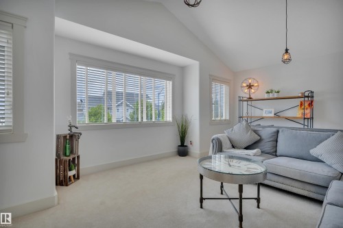 4231 Savaryn Drive, Edmonton, AB 
