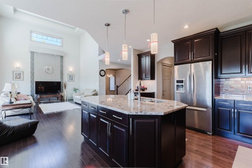 Kitchen - 4377 Mcclung Crescent, Edmonton, AB 