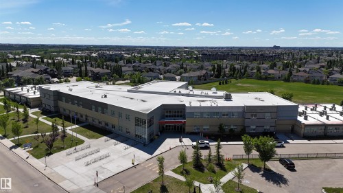 Image quality insufficient for description - 4377 Mcclung Crescent, Edmonton, AB 
