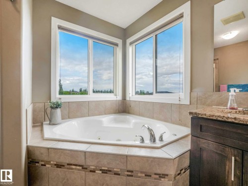 324 Ash Close, Leduc, AB 