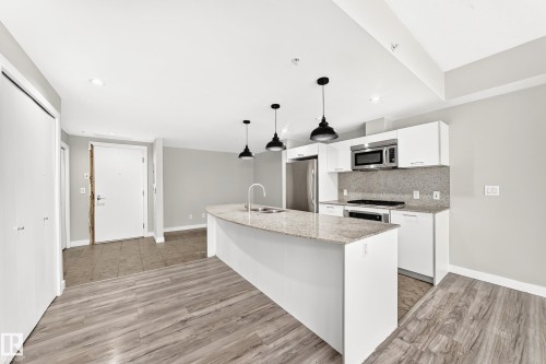 215 2510 109 Street, Edmonton, AB 