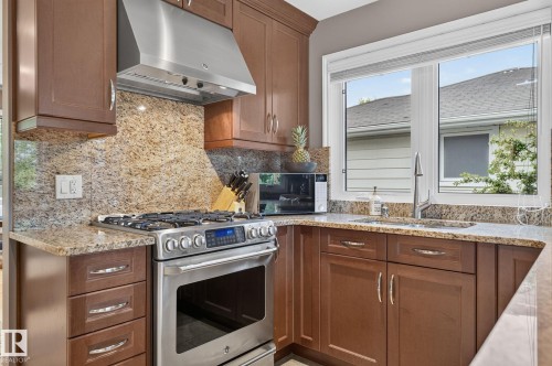 9436 77 Street, Edmonton, AB 