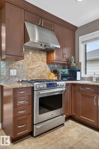 9436 77 Street, Edmonton, AB 