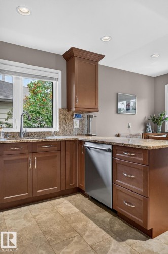 9436 77 Street, Edmonton, AB 