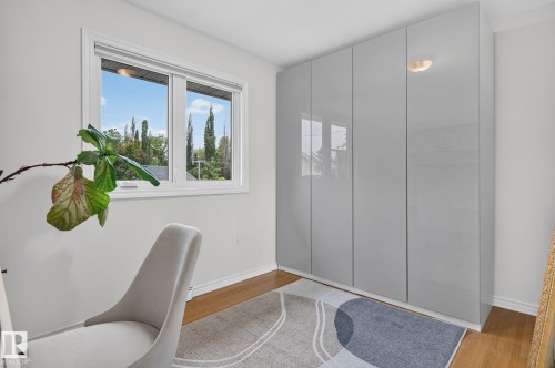 9436 77 Street, Edmonton, AB 