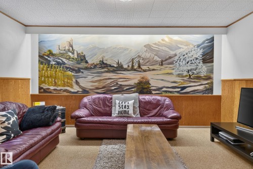 9436 77 Street, Edmonton, AB 