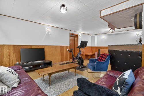 9436 77 Street, Edmonton, AB 