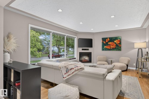 9436 77 Street, Edmonton, AB 
